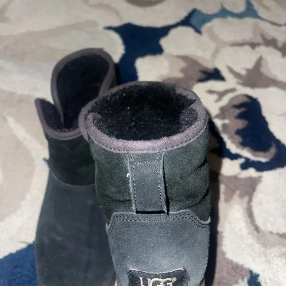 UGG Cory Boot - Picture 3 of 9